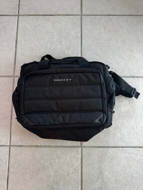 Oakley Chamber Range Tactical Gear Messenger Bag